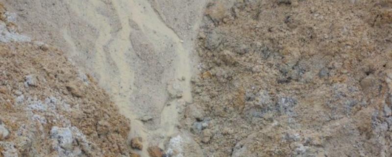 什么是流砂现象,防治原则是什么?，流砂现象和管涌现象的异同