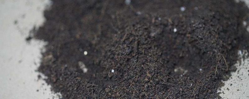 10l土等于多少斤，土壤板结如何快速改良